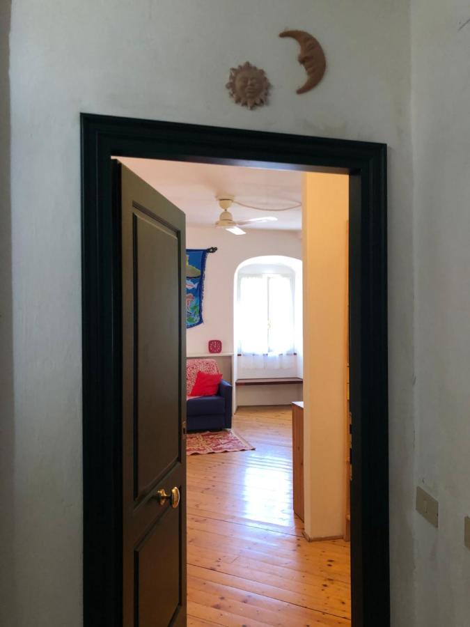 La Piazzetta Appartement Capraia Buitenkant foto