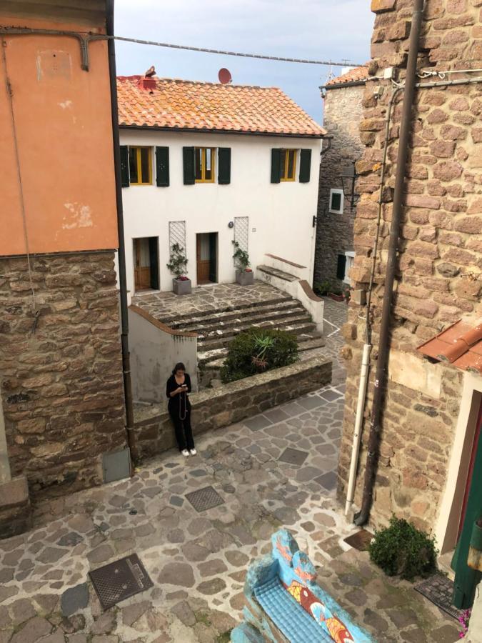 La Piazzetta Appartement Capraia Buitenkant foto