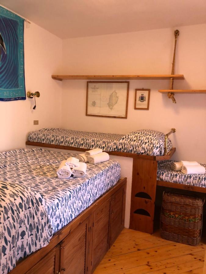 La Piazzetta Appartement Capraia Buitenkant foto