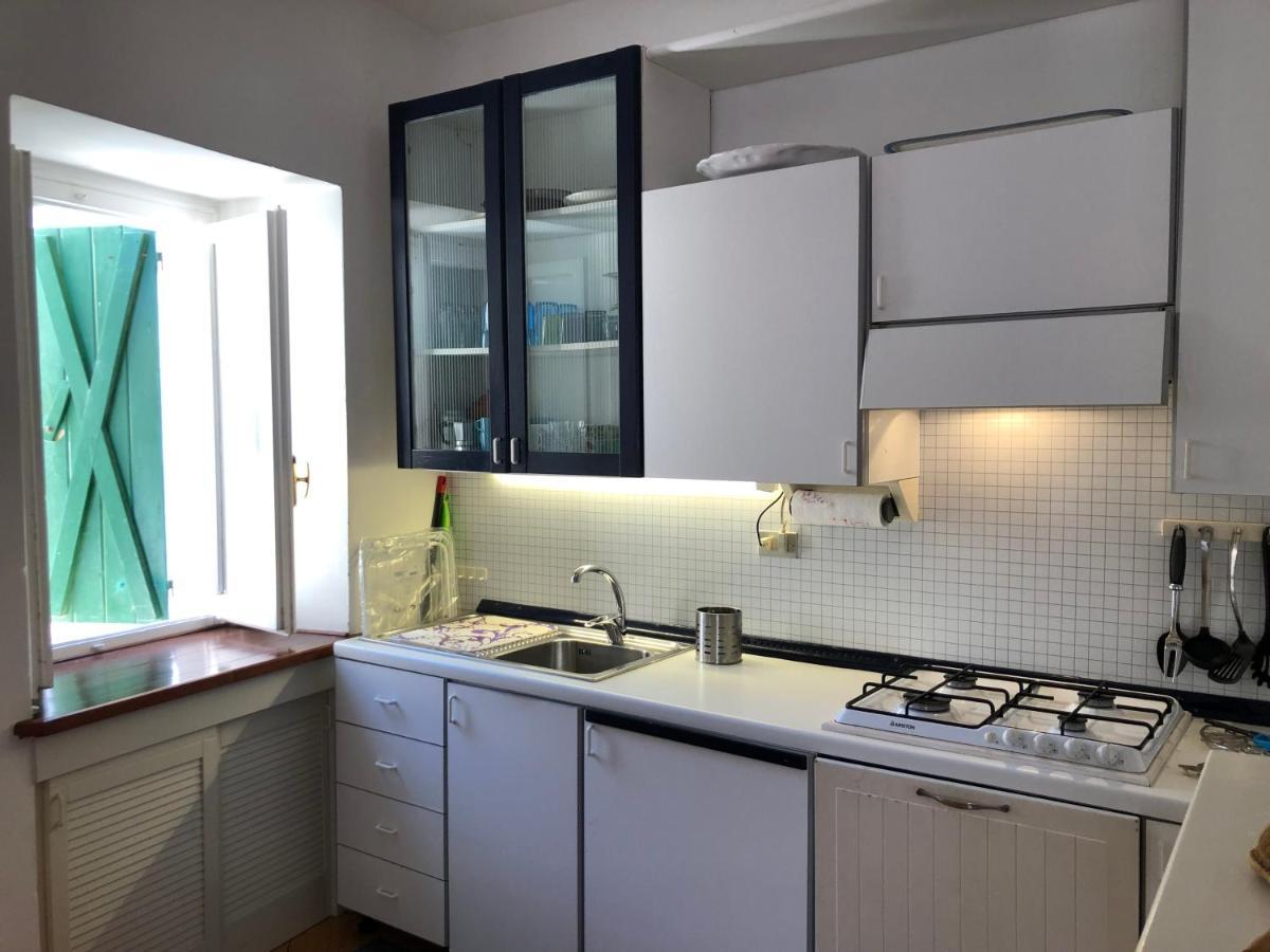 La Piazzetta Appartement Capraia Buitenkant foto